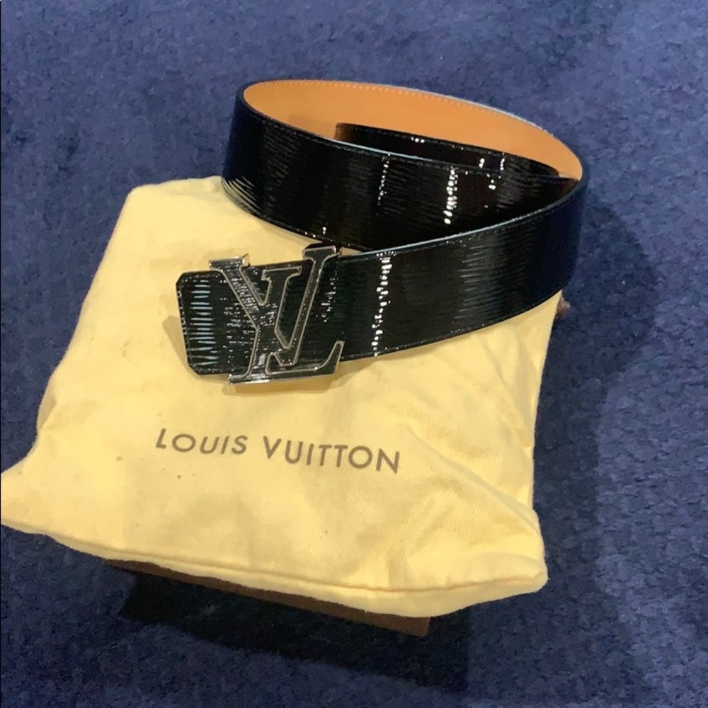 Louis Vuitton woman’s black belt m9830 sz38
